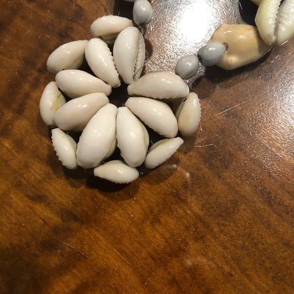 Shell Necklace - Picture 2 of 2